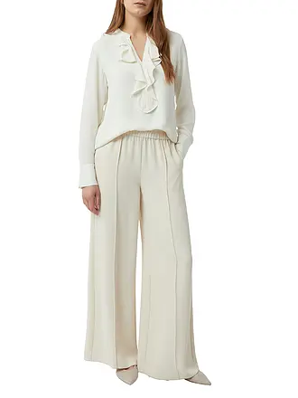 COMMA | Bluse
Marke: COMMA
Farbe: weiss
Kategorien: Mode,Damen
Tags: Große Größen
Ärmellänge: Langarm
Ausschnitt: V-Ausschnitt
Material: Polyester / Polyamid
Kragenform: Hemdblusenkragen
Musterung: Unifarben
Passform (Oberbekleidung): Regular
Stil: Glamour
 |